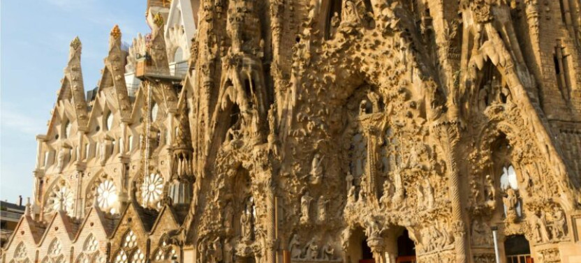 Barcelona in One Day: Private Guide, Chauffeur & Skip-the-Line Access, photo 3 of 18
