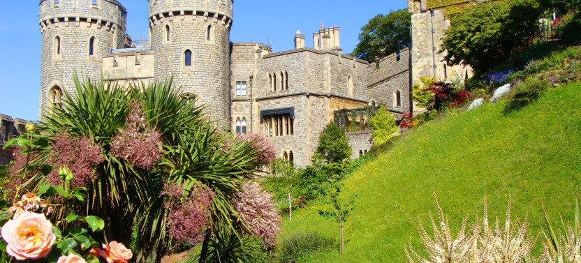 Private Windsor, Stonehenge and Oxford car tour from London