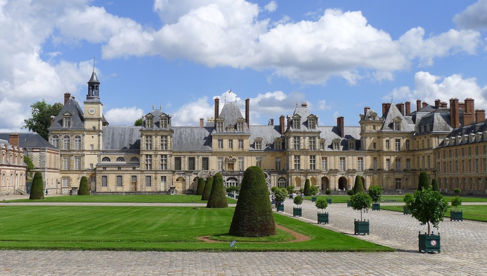 Chateaux of Fontainebleau + Vaux-le-Vicomte VIP Full Day Tour