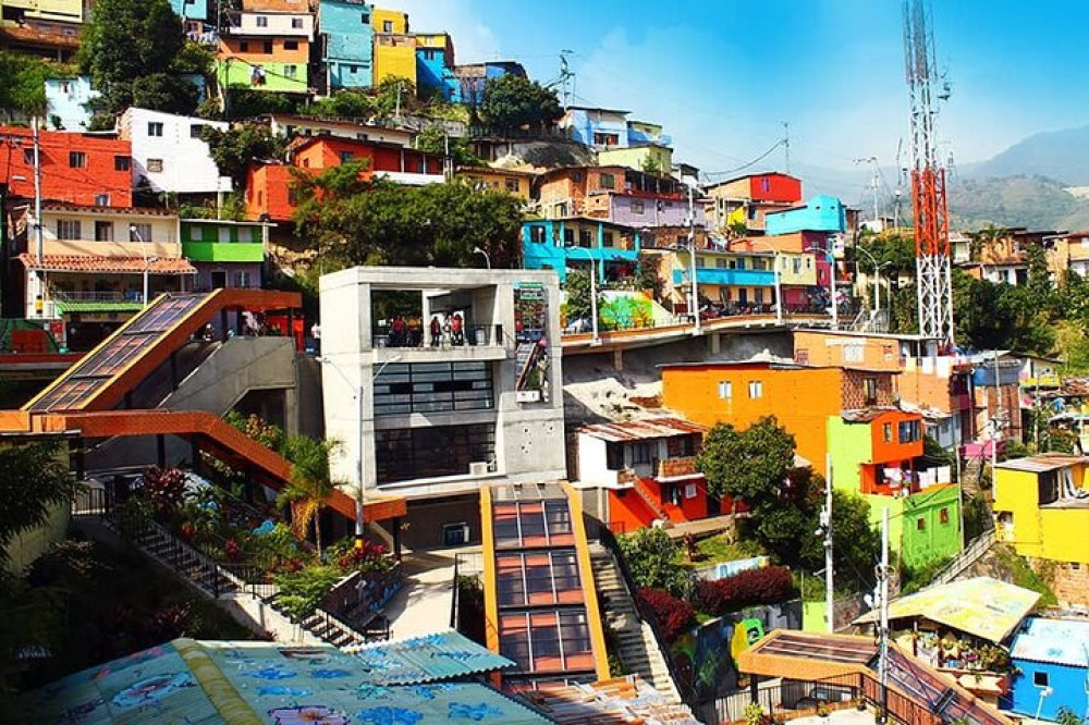 Explore The 13th Commune Of Medellin Its History And Graphitis