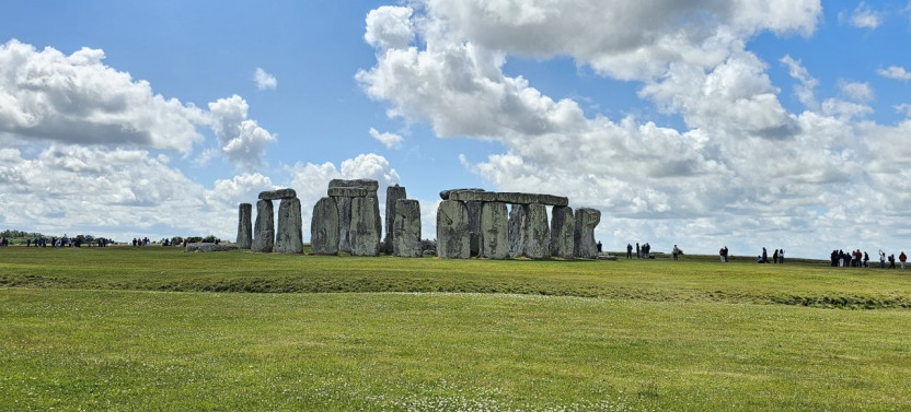 Private Stonehenge & Woodhenge Tour in a London Black Cab