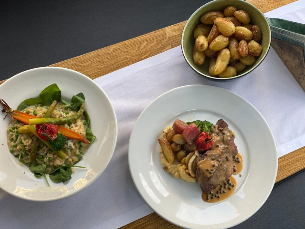 Unique Amsterdam Dinner Cruise On A Historic Saloon Boat Amsterdam