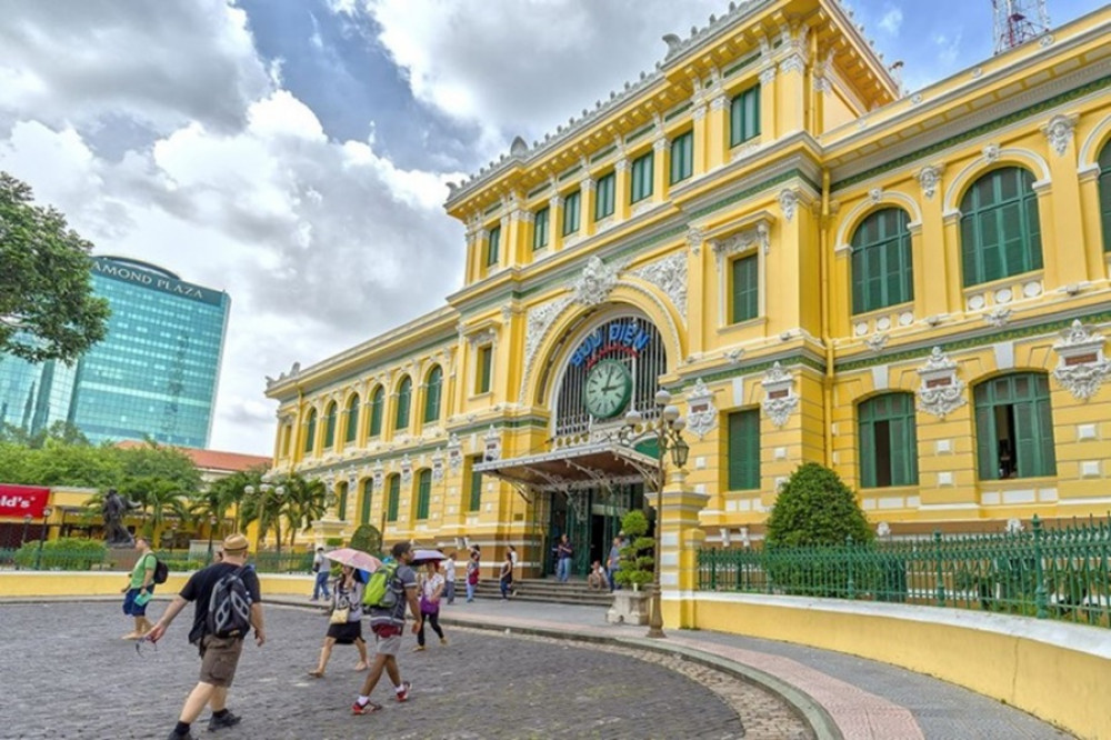 Ho Chi Minh City Sightseeing Half Day Luxury Group Tour