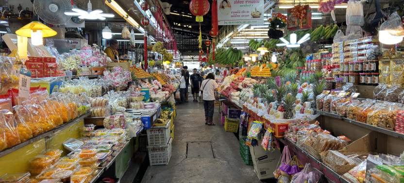 Authentic Thai Cooking Class in Bangkok with Apple & Family