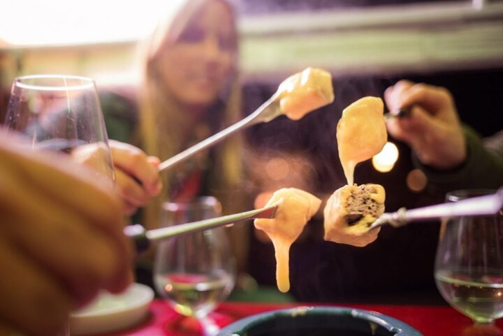 Fondue and Wine Private Tuk Tuk Tour in Geneva