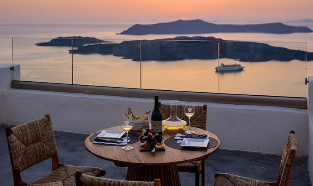 Santorini Wine Tour with Sunset Dinner: Private Tour