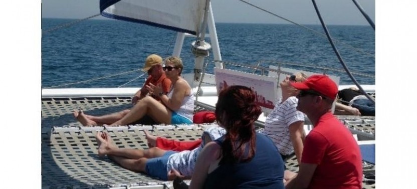 Catamaran Sail & Skyline, photo 3 of 4
