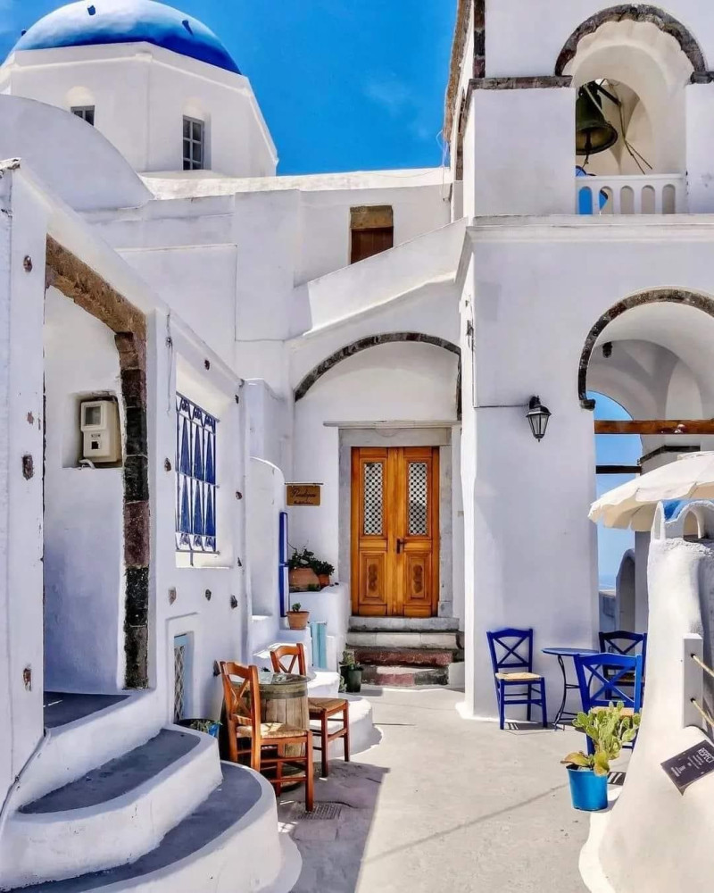 Discover Santorini: 6 Hours Santorini Private Tour
