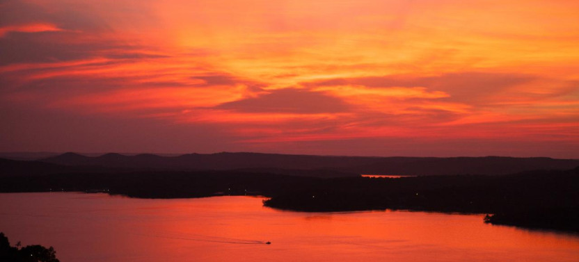 Downtown to Mountaintop Sunset Tour of the Historic Ozarks