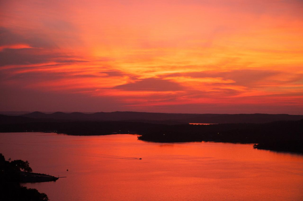 Downtown to Mountaintop Sunset Tour of the Historic Ozarks