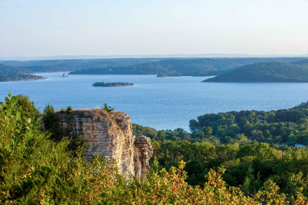Lakes & Landmarks Nature Tour of the Ozarks