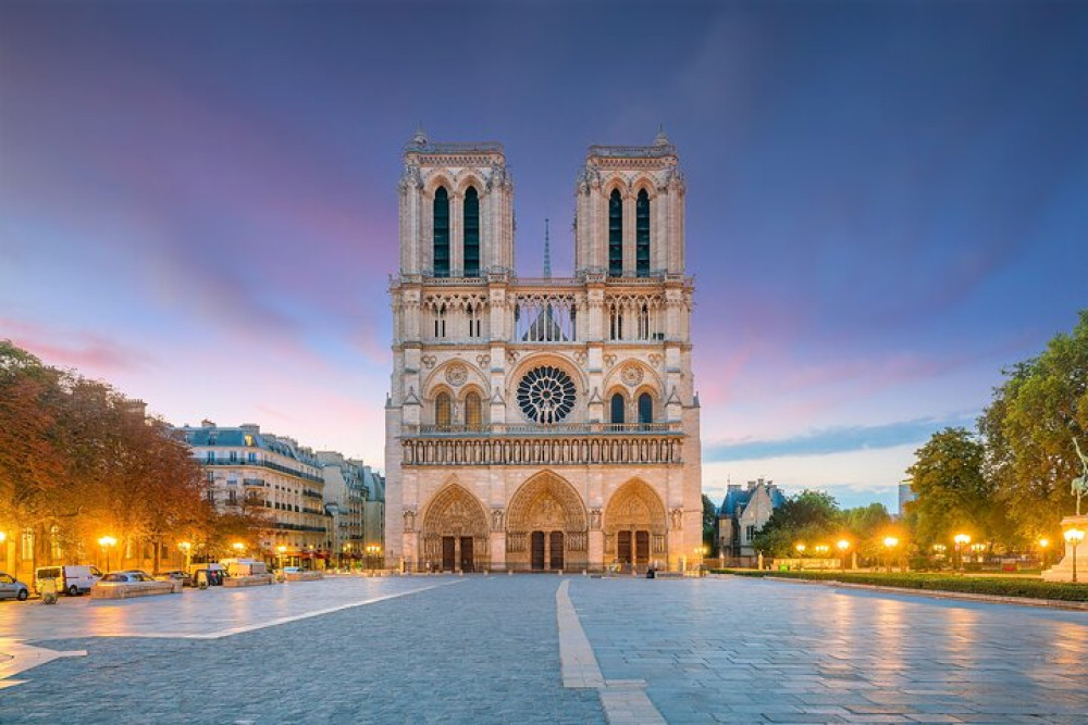 Notre Dame Exterior Tour with Unreserved Entry