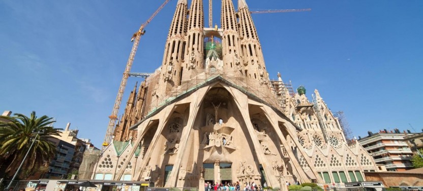 Sagrada Familia Fast Track Guided Tour