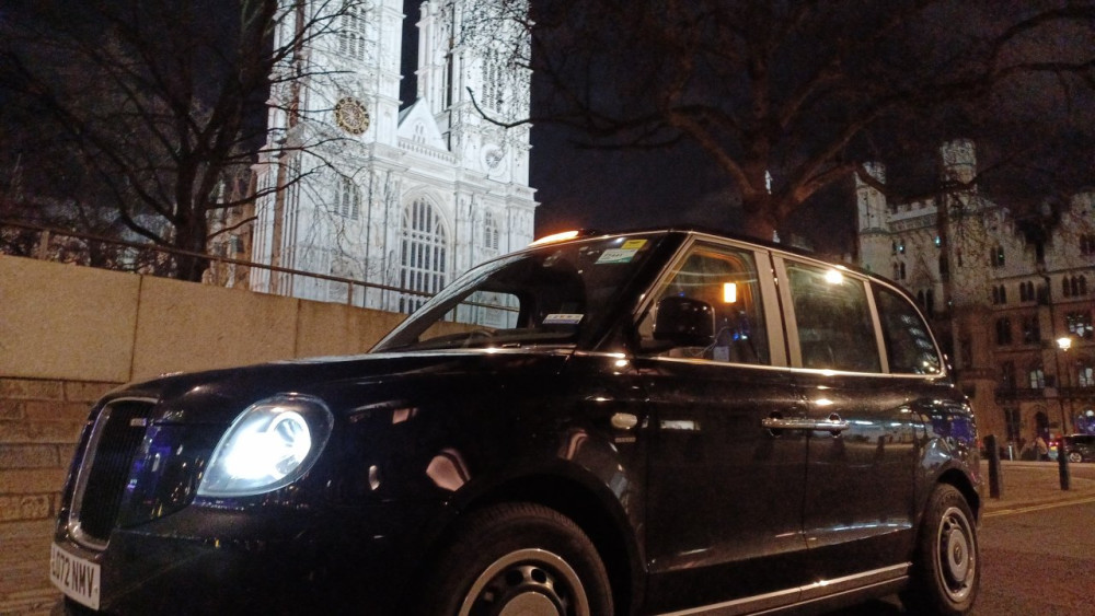 Private Twilight Taxi Tour: London at Night