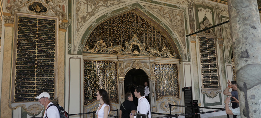 Istanbul: Topkapi Palace and Harem Guided Tour with Tickets