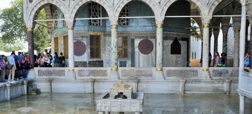 Istanbul: Topkapi Palace, Basilica Cistern and Hagia Sophia Tour