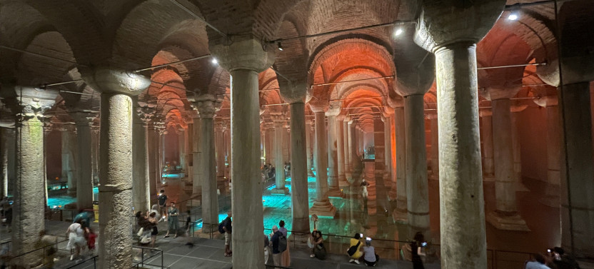 Istanbul: Topkapi Palace, Basilica Cistern and Hagia Sophia Tour