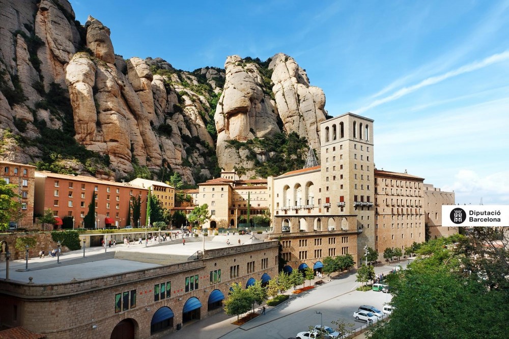 Montserrat Morning Tour w/ Cog-wheel Train & Priority Access