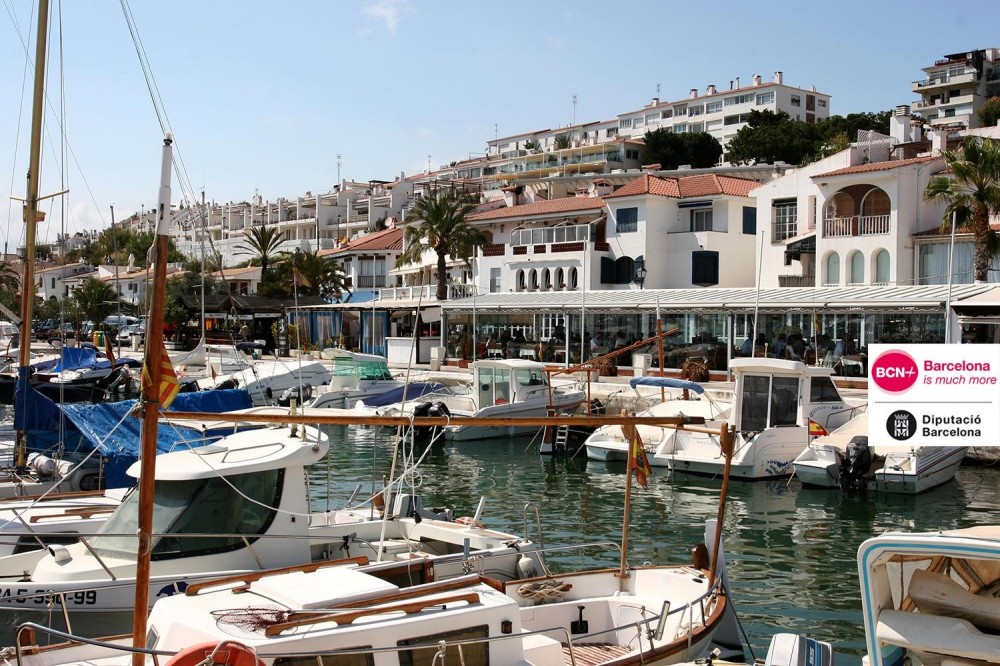 Montserrat, Torres Wine Cellars and Sitges From Barcelona Barcelona