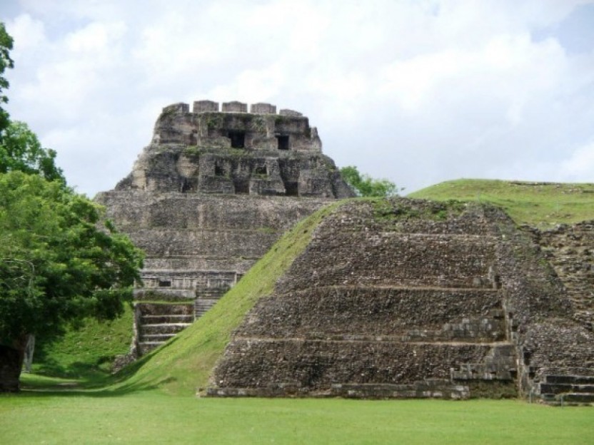 Cave Tubing & Xunantunich Tour