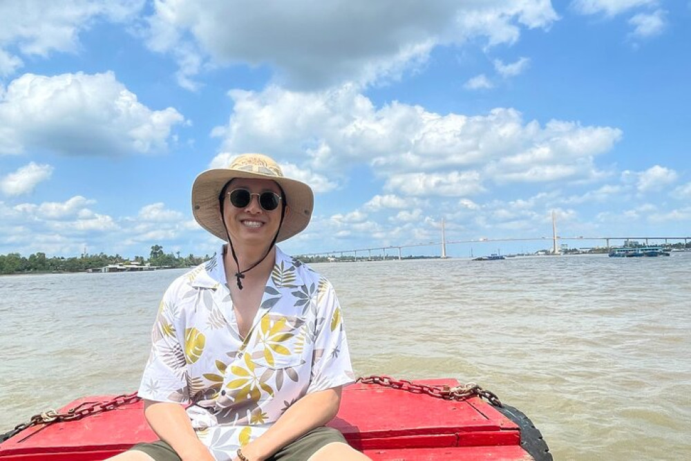2 Days 1 Night Trip: Deluxe Mekong Delta Tour to Floating Market
