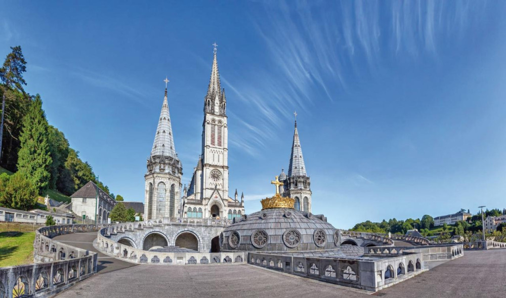 Guided Small Group Day Tour From Toulouse to Lourdes