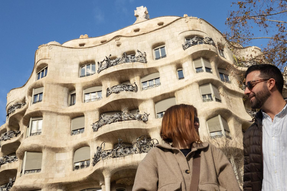 Private: Barcelona City Centre Tapas Tour with 6 Tapas & 3 Drinks