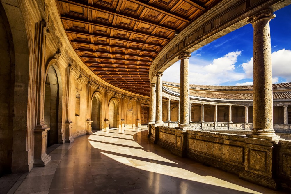 Alhambra: Private Skip-the-Line Tour with an Official Tour Guide