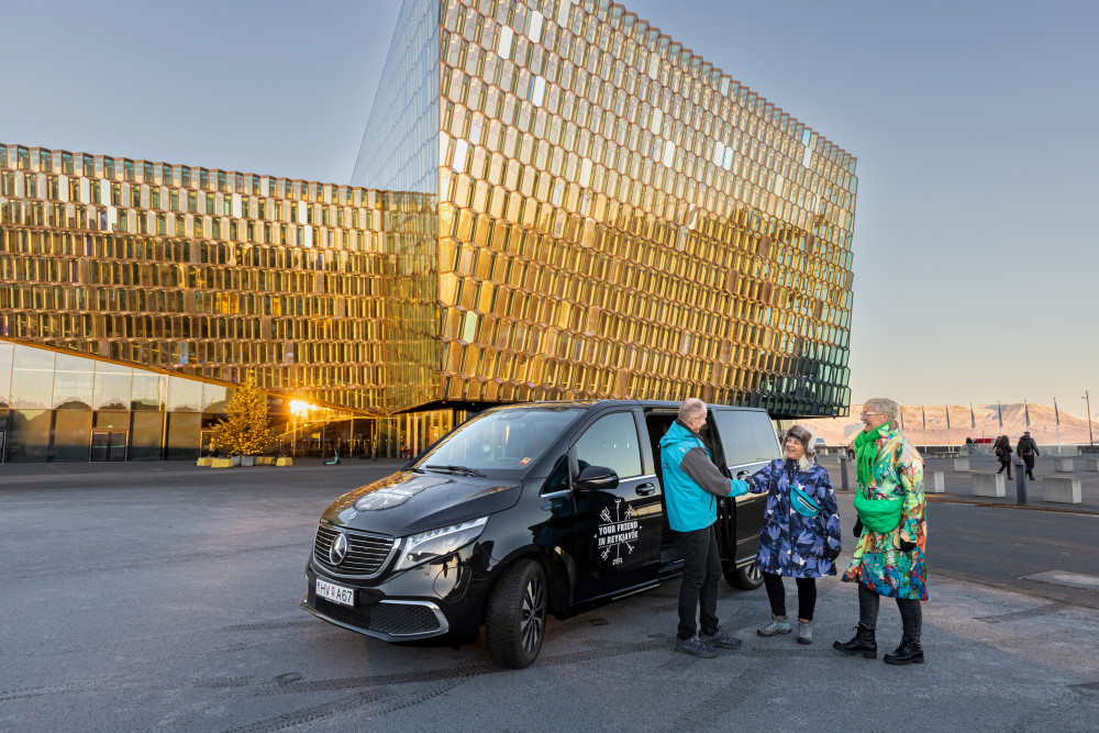 Private Keflavik Airport Transfer By Yfir