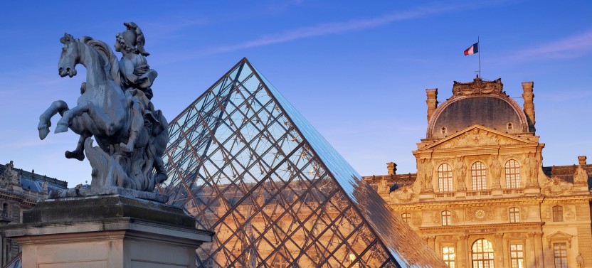 Luxury Paris Day Trip w/ Bateaux Parisiens Lunch Cruise