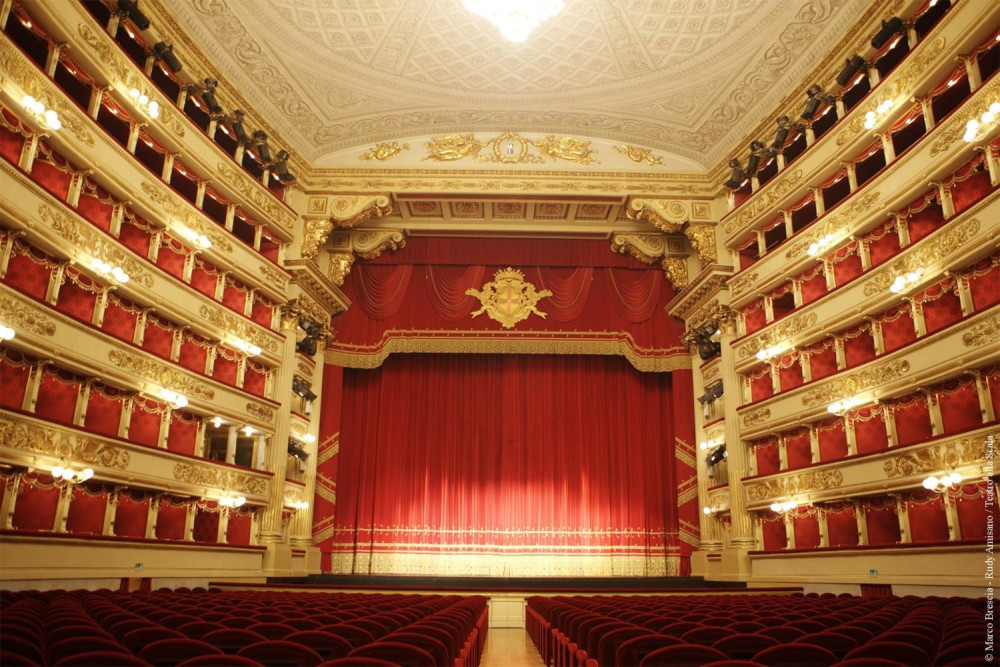 Skip the Line La Scala guided tour experience in French
