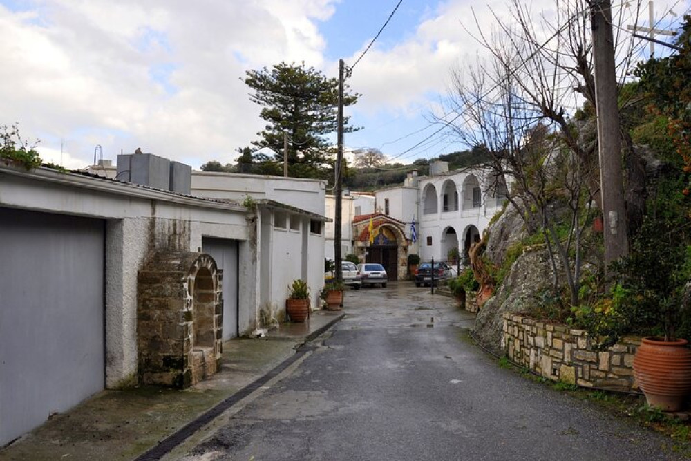 Small Group Paths of Prayer & Cretan Grace: Monasteries Tour from Heraklion