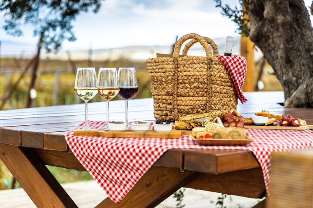 Lyrarakis Winery Official Shuttle Service Tour and Taste