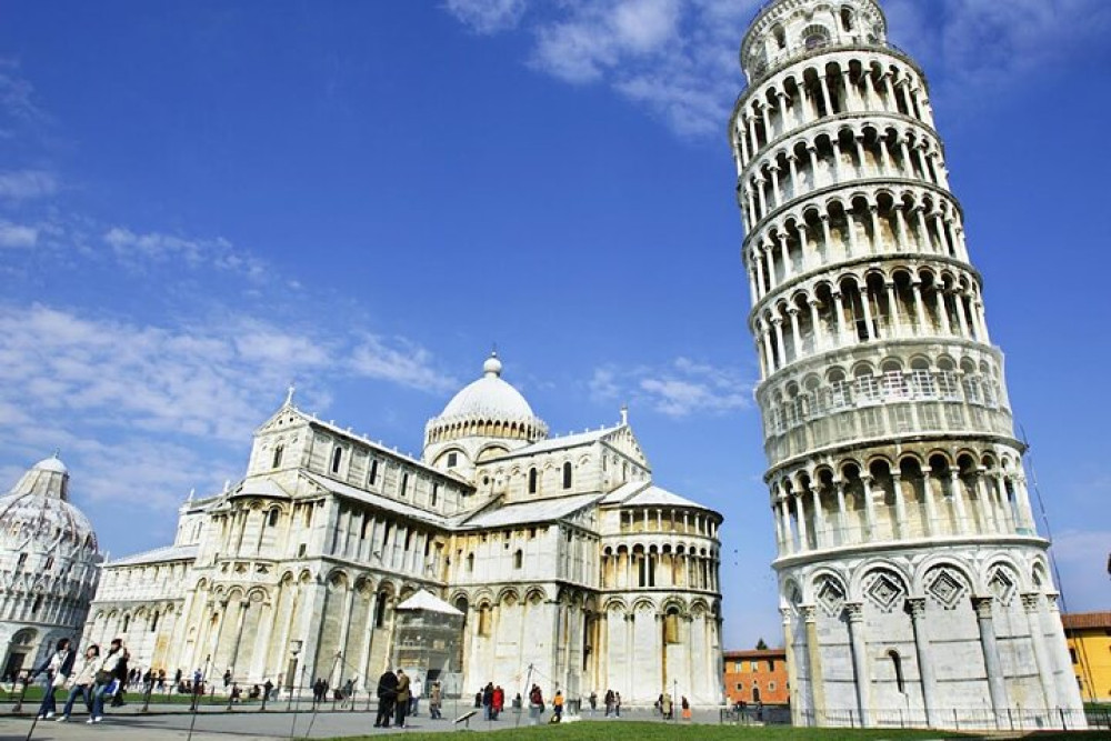 Private Pisa & Lucca Day Tour from Florence