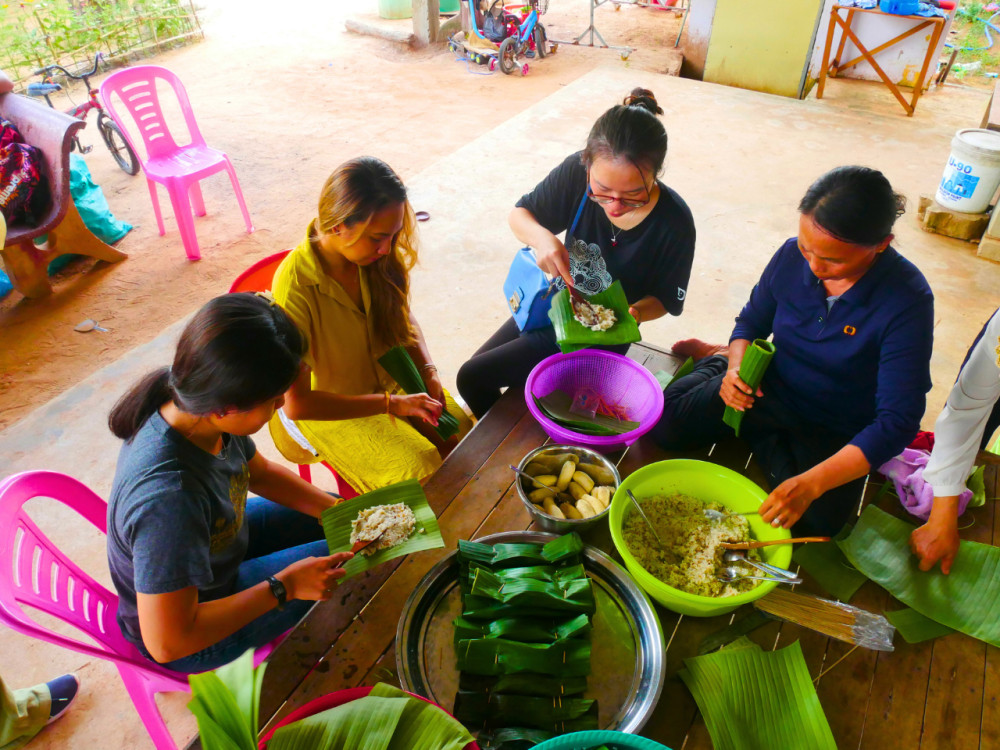 Siem Reap: Authentic Eco Village Walk and Cooking Class Tour