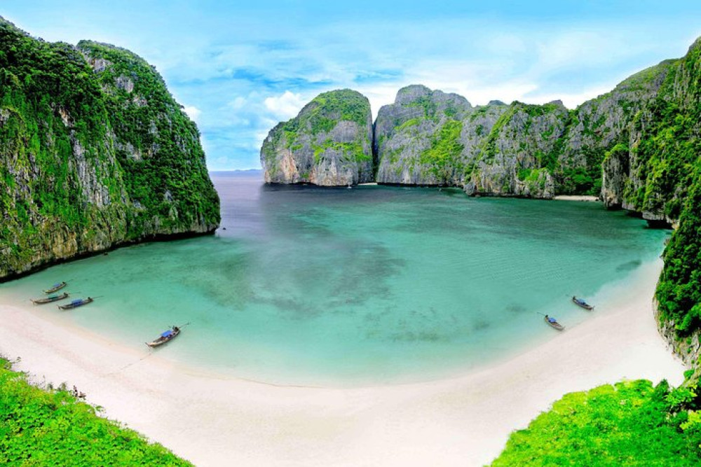 Phi Phi Islands by Speedboat: Stunning Bays & Snorkeling