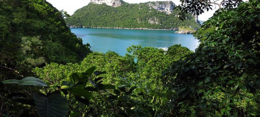 Amazing Ang Thong Marine Park Day Trip by Boat from Koh Samui
