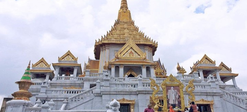 Cultural Treasures of Bangkok: Temples & Royal Palace Tour