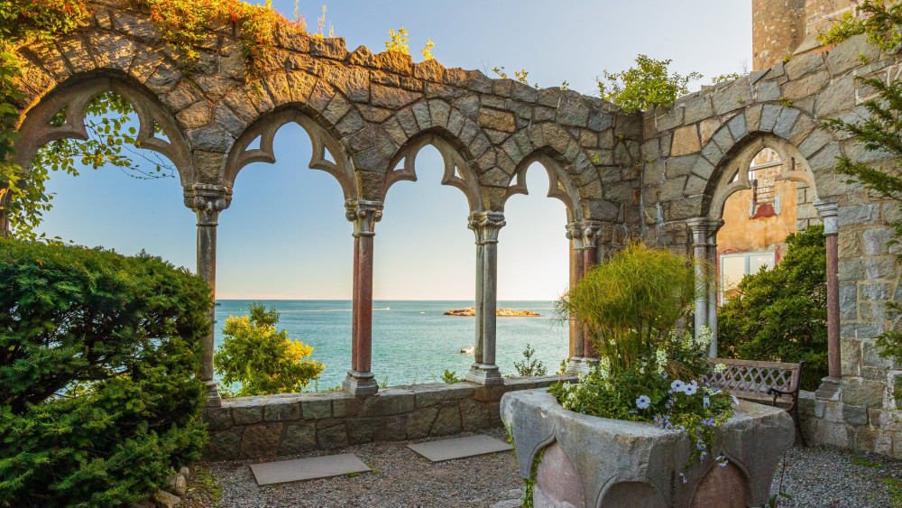 Private: Hammond Castle & Boston