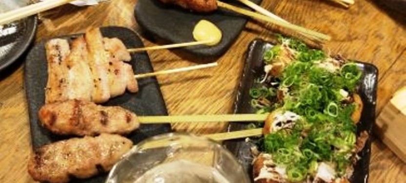 Osaka Bar Hopping Small Group Food Tour in Namba