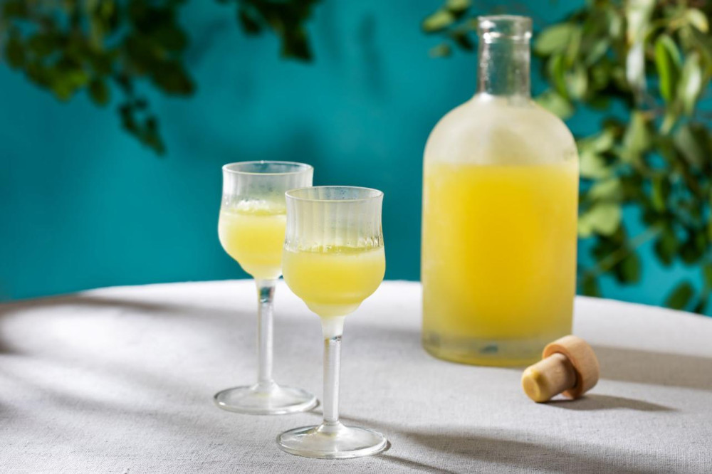 Amalfi: Limoncello Factory Guided Tour with Tastings