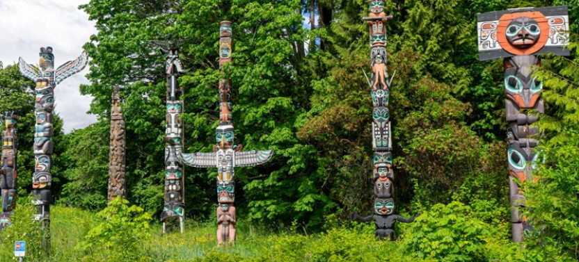 Vancouver Full-Day Small Group City Sights by Bus & Zodiac Boat