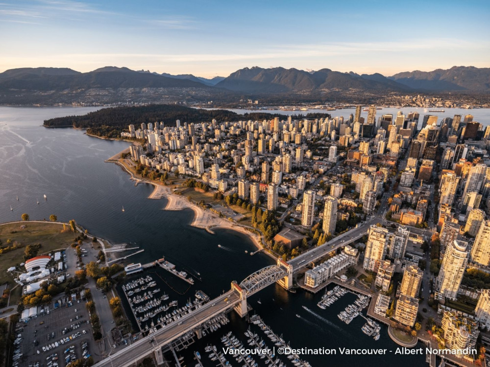 Vancouver City Highlights Tour with Stanley Park & Lookout Tower