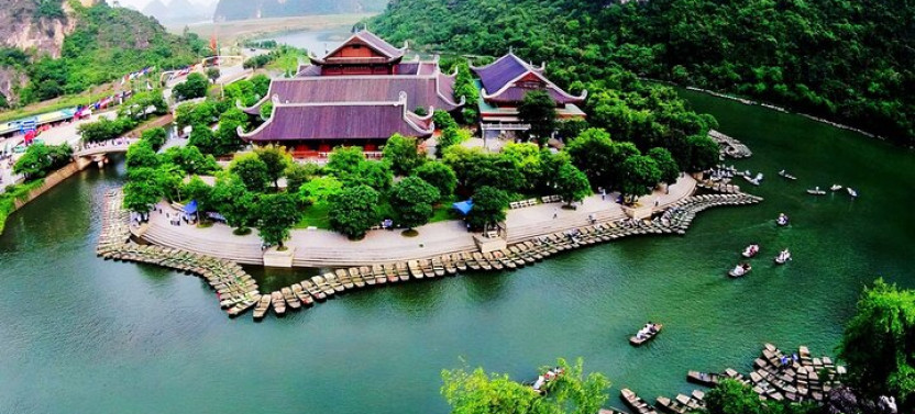 Ninh Binh Tour: Trang An Eco-Tourism Complex and Bai Dinh Pagoda