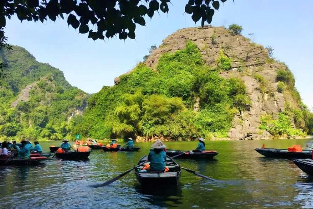 Ninh Binh Tour: Trang An Eco-Tourism Complex and Bai Dinh Pagoda