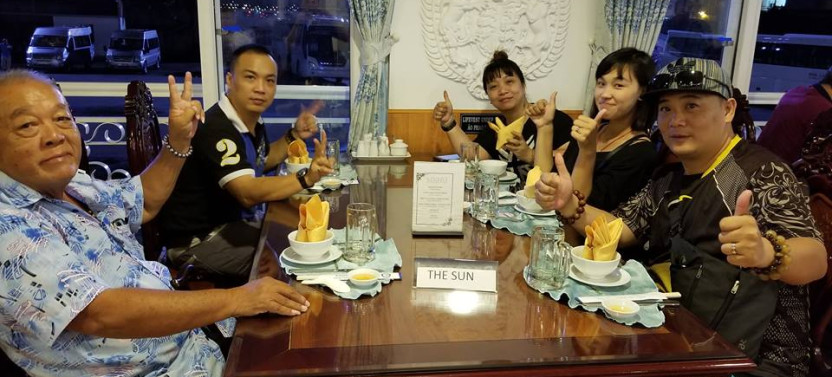 Night Tour: Saigon Sightseeing & Dinner On Cruise