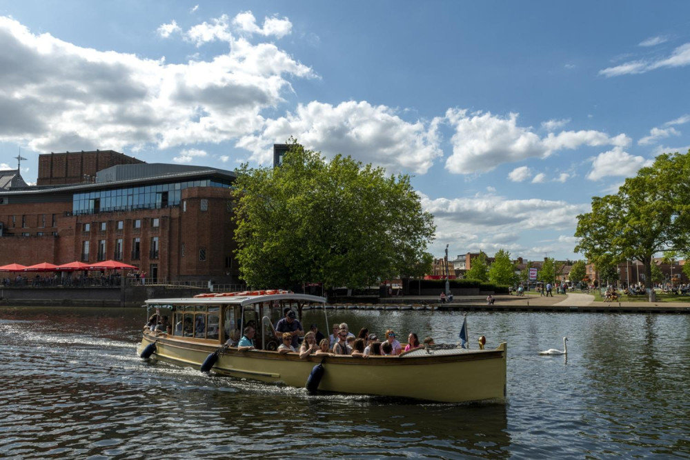 Stratford-upon-Avon: River Cruise & City Audio Tour