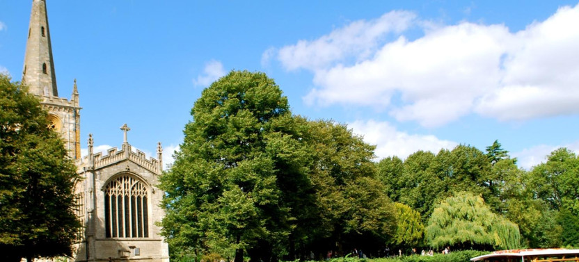 Stratford-upon-Avon: River Cruise & City Audio Tour