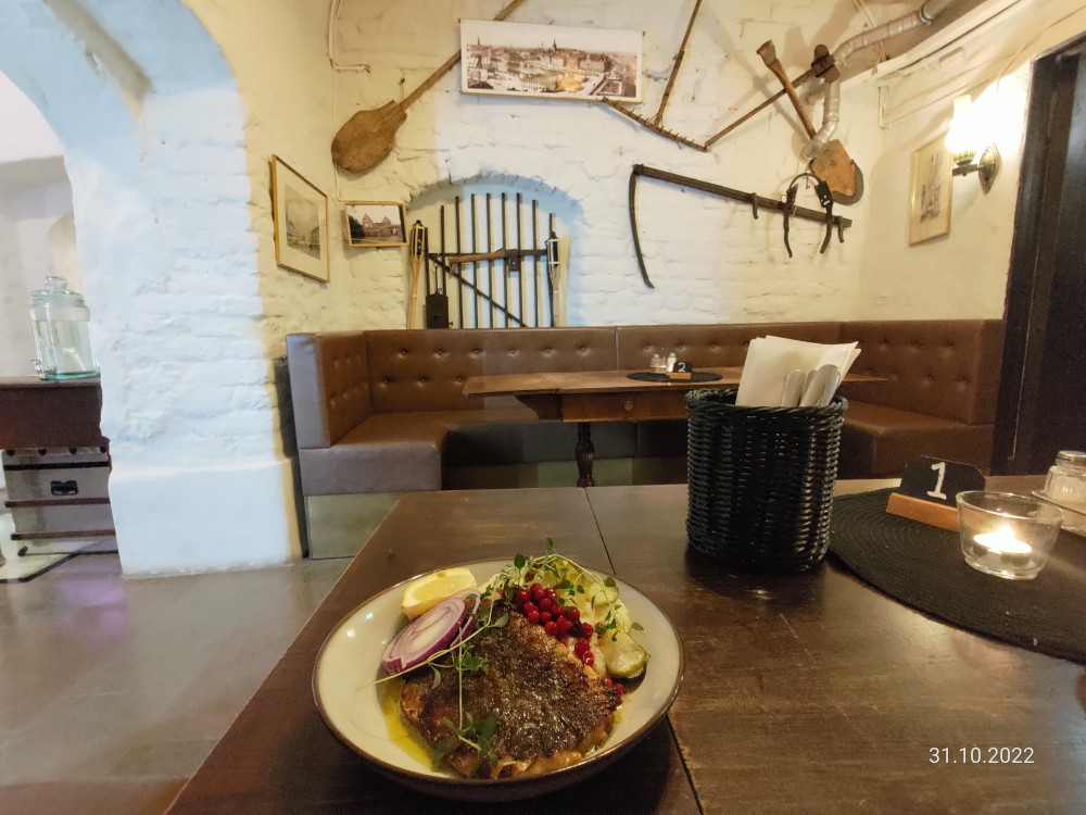 Food Tour in Old Town with Mead 3 hours
