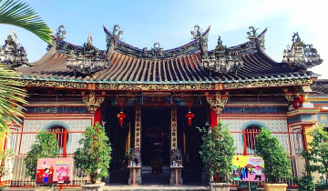 A picture of 2 Day Group Tour of Sa Dec Flower Village and Tram Chim National Park